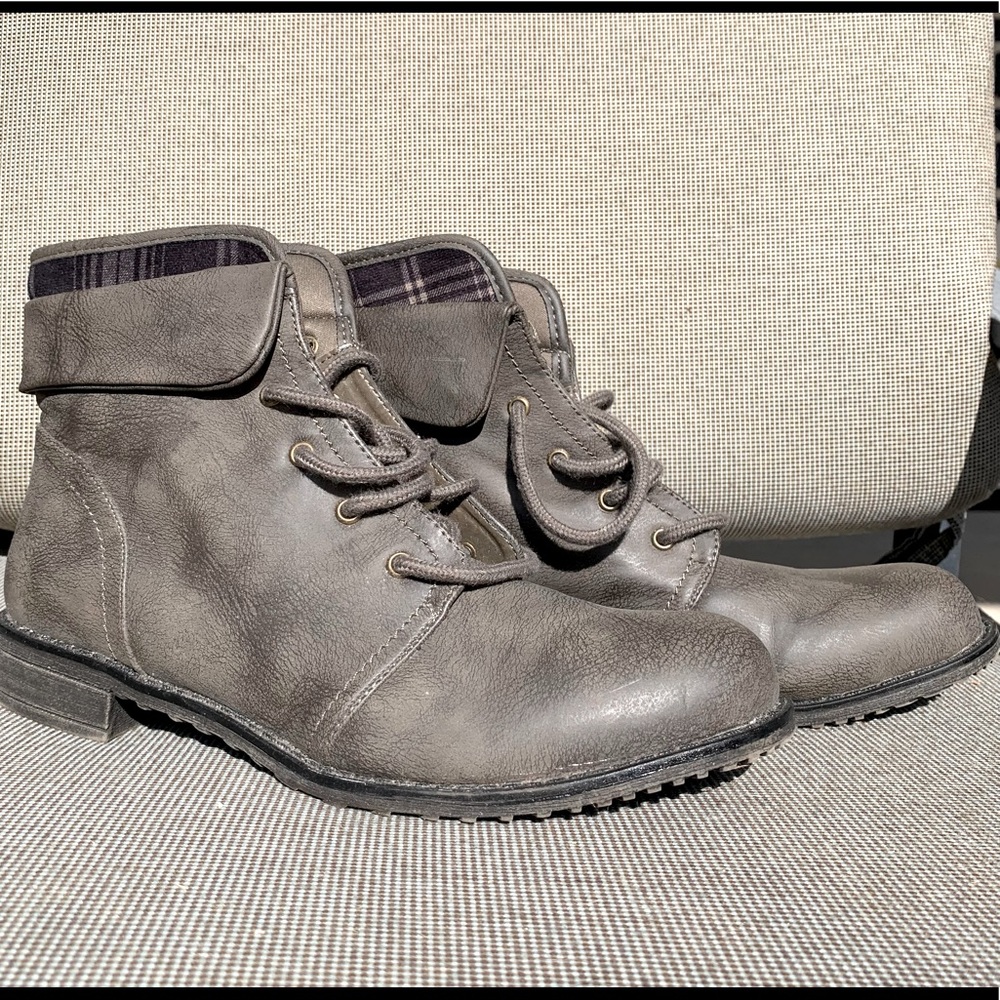 Route 66 gray ankle boots, combat boots
